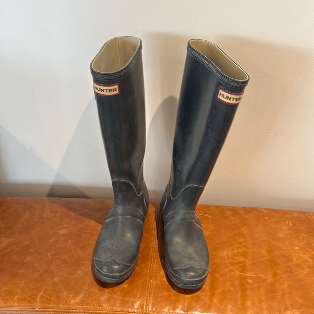 Hunter boots size 7 navy blue